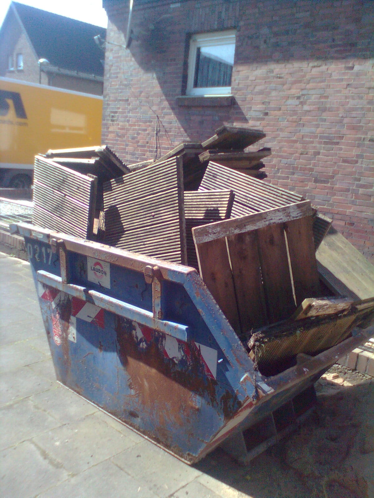 2m³ Container Altholz aus Erftstadt 2m³ Container Altholz aus Erftstadt