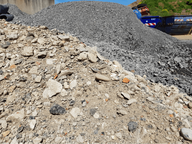 Recyclingmaterial für den Unterbau von Einfahrten... Recyclingmaterial für den Unterbau von Einfahrten...